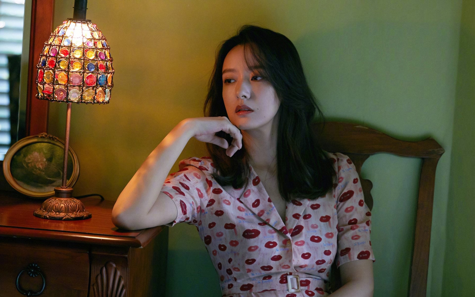 在季后赛对阵开拓者的比赛中,蒂伊多次用“铁壁”封堵对手关键上篮,成为球队“后防屏障”!