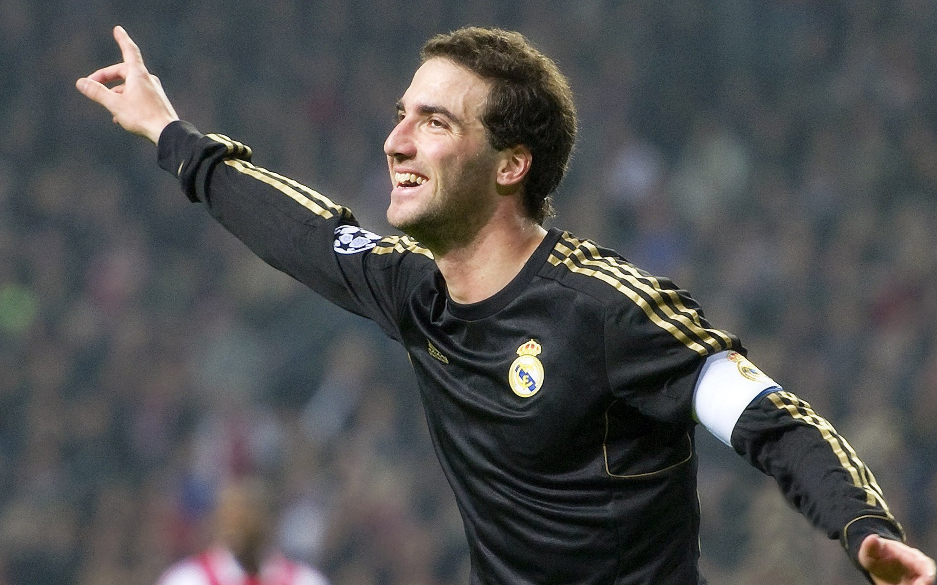 帕利斯特800米自由泳展现强大爆发力，帕里斯特利那