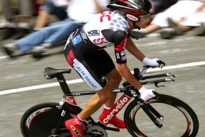 爱游戏官网-中国羽毛球协会公告运动员伤病康复机制优化方案，羽毛球常见损伤与康复