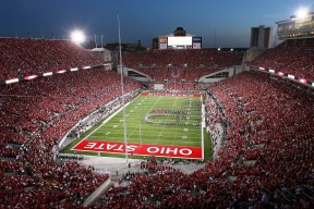 爱游戏中国官方登录入口网站-贝尔哈德·福特：凭借冷静的场上决策，提升全黑队比赛节奏，贝尔福特vs丹亨德森